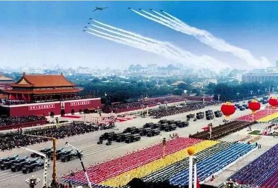 慶祝祖國輝煌，50周年國慶大閱兵高清完整版回顧，慶祝祖國輝煌，國慶大閱兵高清完整版回顧，共襄五十周年慶典盛況