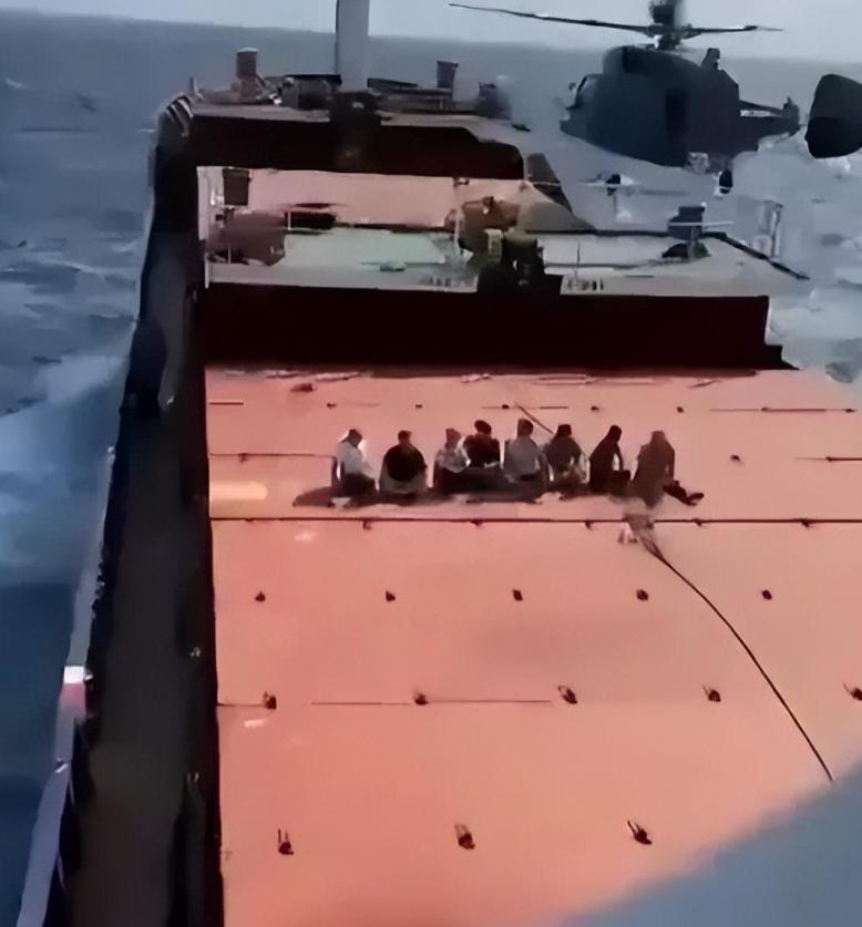 俄羅斯向美軍艦開火，事件背景與SEO解讀，俄羅斯對(duì)美軍艦開火事件背景解析與SEO視角解讀