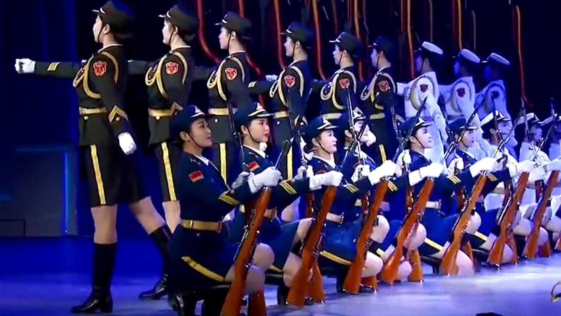 三軍女兵隊跳舞，展現(xiàn)力量與柔美的完美結(jié)合，三軍女兵隊舞蹈，力量與柔美的完美交融