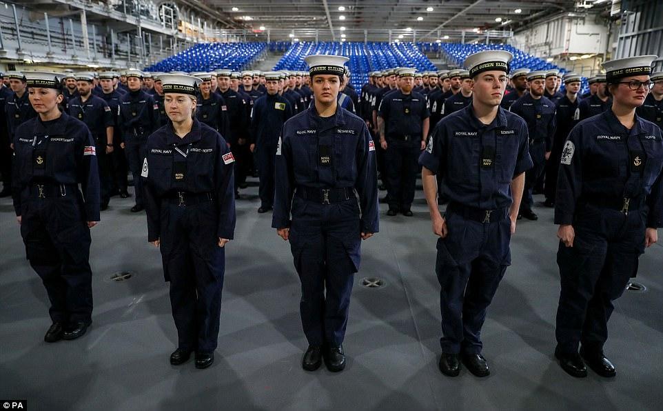 伊麗莎白女王號(hào)航母圖片，展現(xiàn)英國(guó)海軍力量的驕傲，伊麗莎白女王號(hào)航母展示英國(guó)海軍力量的風(fēng)采