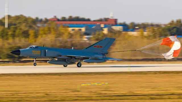 關(guān)于2022年殲-7還有多少架的探討，探討，殲-7戰(zhàn)機在2022年的數(shù)量概況