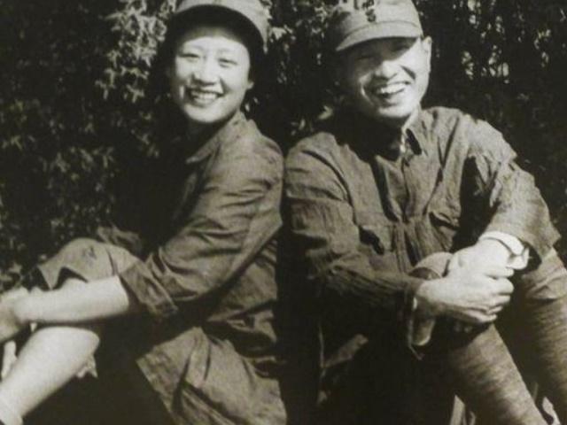 國(guó)防部長(zhǎng)是干什么的，職責(zé)與重要性解析，國(guó)防部長(zhǎng)職責(zé)與重要性解析，守護(hù)國(guó)家安全的重要角色
