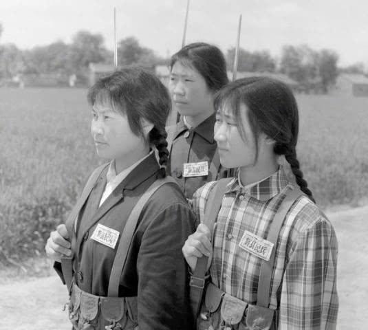 中國女兵老照片，歷史中的巾幗英雄形象展現(xiàn)，中國女兵老照片，歷史巾幗英雄形象展