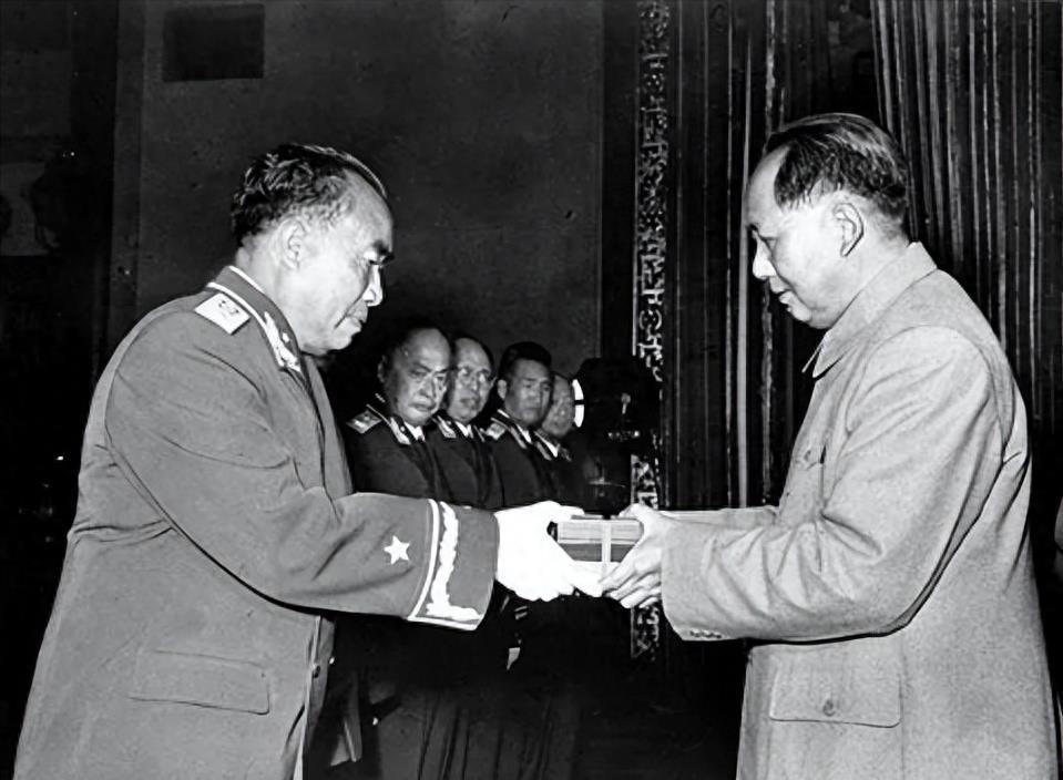 井岡山艦是什么級(jí)別的軍事力量？全面解讀中國海軍新銳艦艇，全面解讀中國海軍新銳艦艇，井岡山艦的軍事級(jí)別與實(shí)力分析