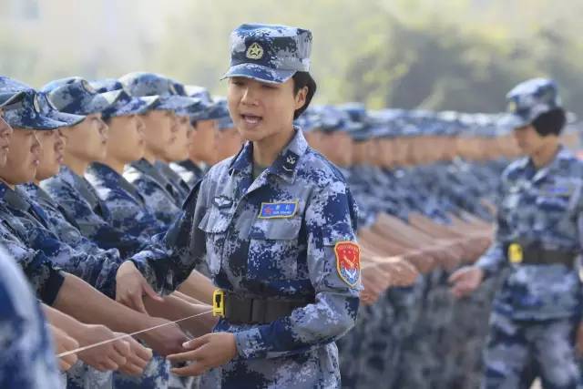 大學(xué)生女兵容易被錄取嗎？解析影響因素與機(jī)會平等，女大學(xué)生兵錄取機(jī)會解析，影響因素與平等權(quán)益探討
