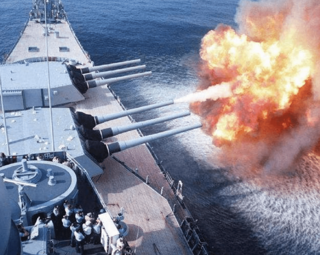 為什么岸炮打不過(guò)艦炮，深度解析背后的原因，岸炮與艦炮的較量，解析背后的原因與差異