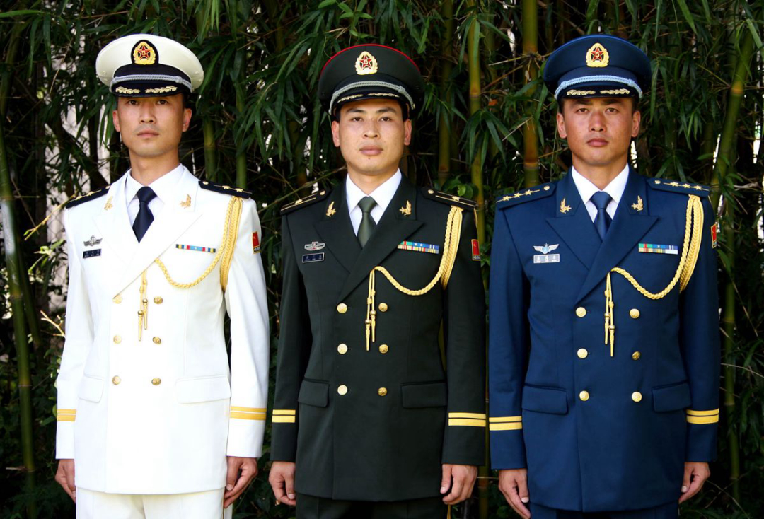 中國人民解放軍軍裝的演變與意義，中國人民解放軍軍裝演變及其意義探究