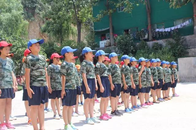 軍事夏令營視頻，體驗軍事訓(xùn)練，展現(xiàn)青少年風(fēng)采，軍事夏令營體驗之旅，青少年風(fēng)采展現(xiàn)與軍事訓(xùn)練紀(jì)實