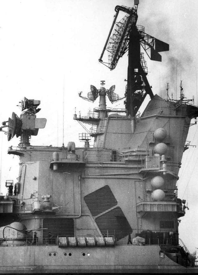蘇聯(lián)65型巡洋艦，歷史與特點(diǎn)解析，蘇聯(lián)65型巡洋艦，歷史背景與特點(diǎn)深度解析
