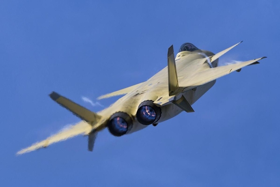 殲15戰(zhàn)斗機發(fā)動機，性能與優(yōu)勢分析，殲15戰(zhàn)斗機發(fā)動機性能與優(yōu)勢深度解析