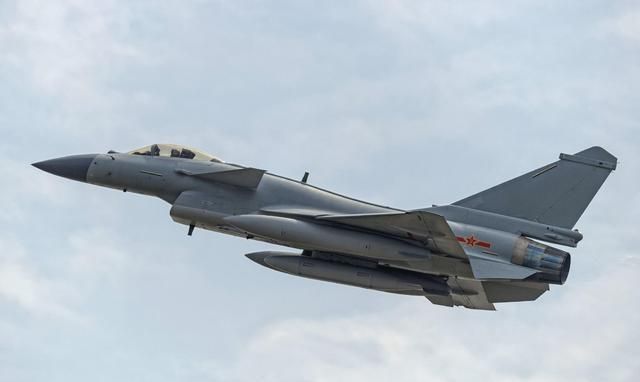 揭秘殲-10戰(zhàn)斗機高清大圖，性能、特點與全球地位，殲-10戰(zhàn)斗機深度解析，高清圖像、性能特點與全球地位