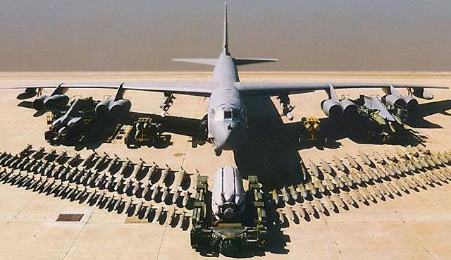 揭秘B-52轟炸機的傳奇歷程，揭秘B-52轟炸機的傳奇歷程，空中傳奇的傳奇故事