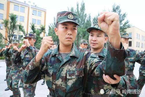 本科畢業(yè)去當(dāng)兵值得嗎？深度解析背后的價(jià)值與意義，本科畢業(yè)去當(dāng)兵，深度探討背后的價(jià)值與意義