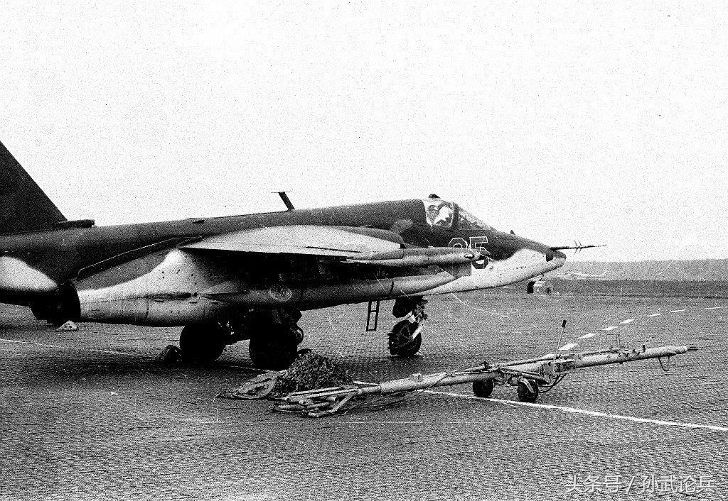 蘇-25攻擊機(jī)的卓越性能與獨(dú)特特點(diǎn)，蘇-25攻擊機(jī)的卓越性能與獨(dú)特特性解析