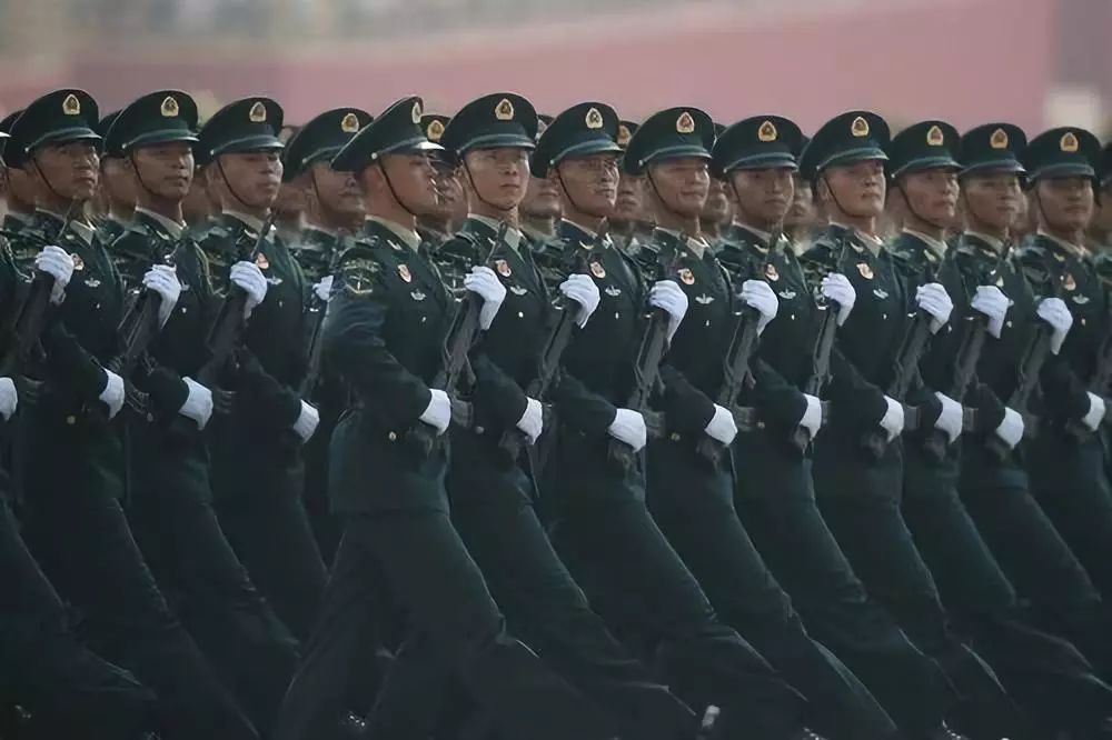重溫歷史瞬間，2009大閱兵全程回顧，精彩紛呈的168分鐘完整版，重溫輝煌瞬間，2009大閱兵全程回顧，精彩紛呈的完整版視頻