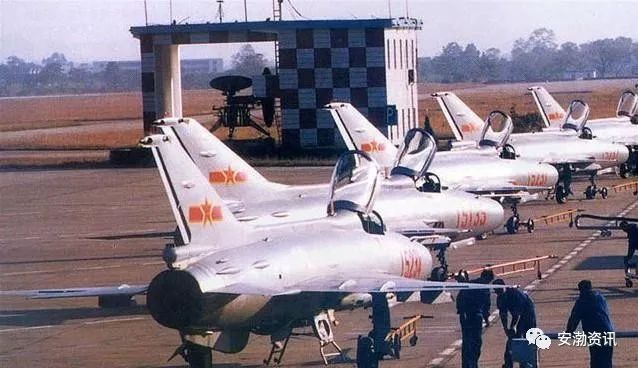 中國戰(zhàn)斗機(jī)發(fā)展史，從起步到騰飛，中國戰(zhàn)斗機(jī)發(fā)展史，從起步到翱翔天際的騰飛之路