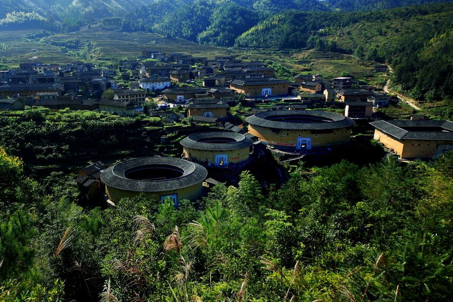 旅游推薦(南靖土樓或永定土樓)