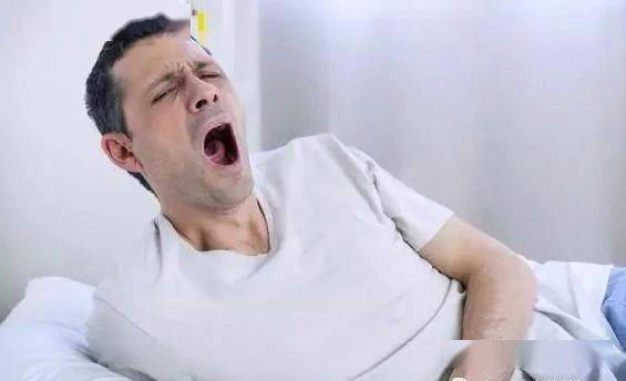 血脂高的人睡覺(jué)三大表現(xiàn)及其相關(guān)影響，高血脂患者夜間三大表現(xiàn)及潛在影響