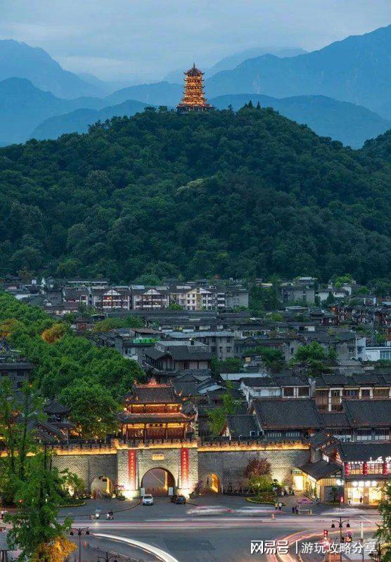 成都三日游旅行團(tuán)，深度探索天府之國(guó)的魅力，深度探索天府之國(guó)，成都三日游旅行團(tuán)體驗(yàn)之旅