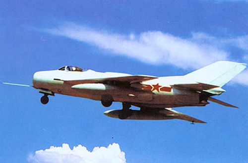 殲-12戰(zhàn)斗機，中國空軍的重要里程碑，殲-12戰(zhàn)斗機，中國空軍發(fā)展的重要里程碑