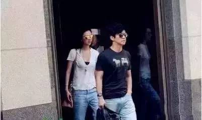 李健個人資料及簡歷老婆，深度解析一位音樂才子的人生軌跡與情感世界，李健人生軌跡與情感世界揭秘，音樂才子及其妻子深度解析