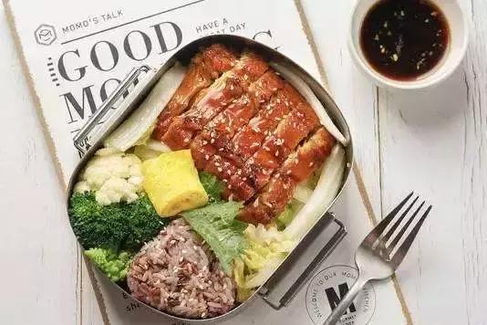 孕婦每日營(yíng)養(yǎng)菜譜大全，健康飲食，呵護(hù)母嬰健康，孕婦每日營(yíng)養(yǎng)菜譜大全，呵護(hù)母嬰健康的健康飲食指南