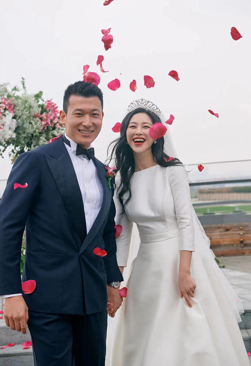 娛樂圈隱婚現(xiàn)象，背后的真相與考量因素，娛樂圈隱婚現(xiàn)象揭秘，背后的真相與考量因素探究