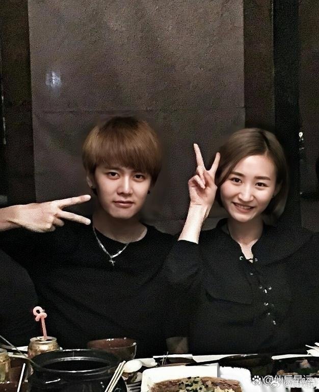 任嘉倫與老婆的恩愛現(xiàn)狀，揭秘他們的幸福婚姻生活，任嘉倫與妻子的恩愛婚姻現(xiàn)狀，揭秘幸?；橐錾蠲孛? class=