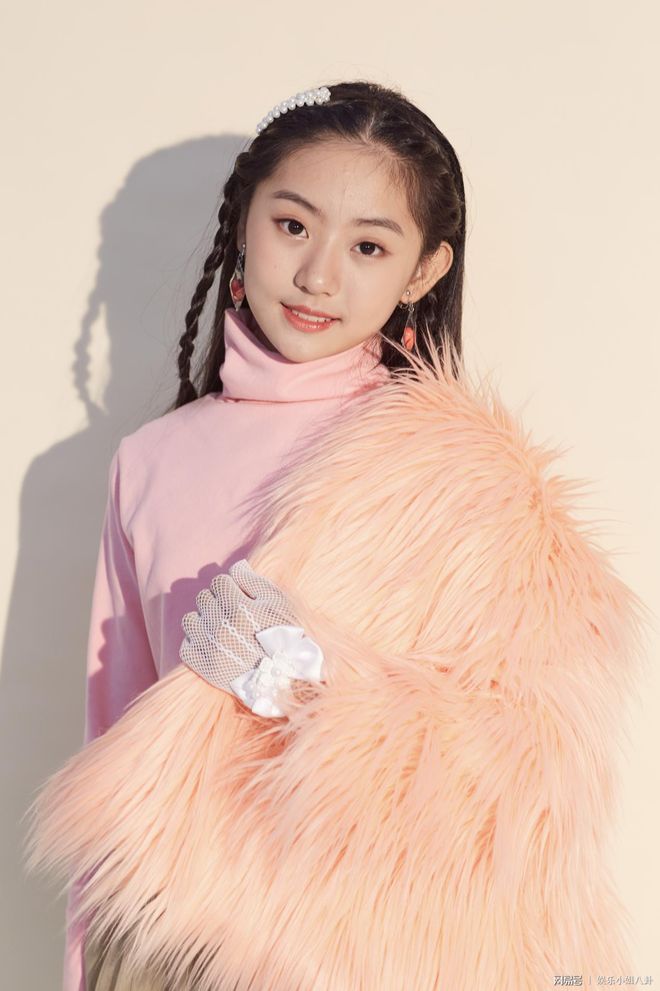 賈靜雯個(gè)人資料簡(jiǎn)介及身高，璀璨明星的非凡魅力，賈靜雯，璀璨明星的魅力與個(gè)人資料簡(jiǎn)介及身高